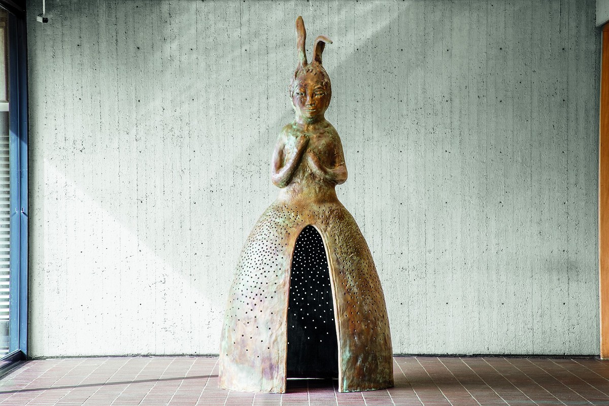 Leiko Ikemura, Usagi Kannon II, 2013/16, from 2016 installed permanently in the foyer of the museum.