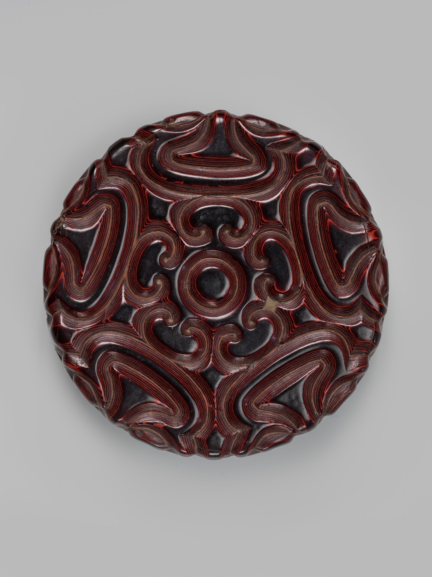 Deckeldose mit tixi-Dekor, D 9,8 cm, Yuan-Dynastie (1279-1368) © HASTK-RBA, Marion Mennicken